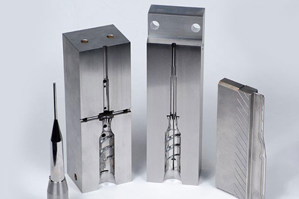 Why Modular Retainers Are Essential for Complex Moulding Applications